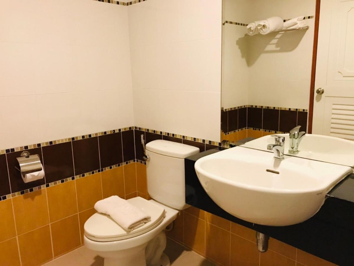 Winner Serviced Apartment Si Maha Phot Extérieur photo