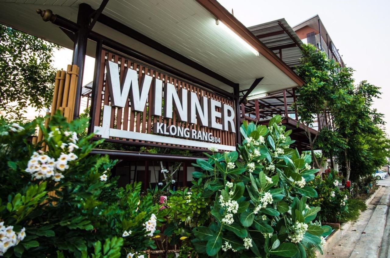 Winner Serviced Apartment Si Maha Phot Extérieur photo